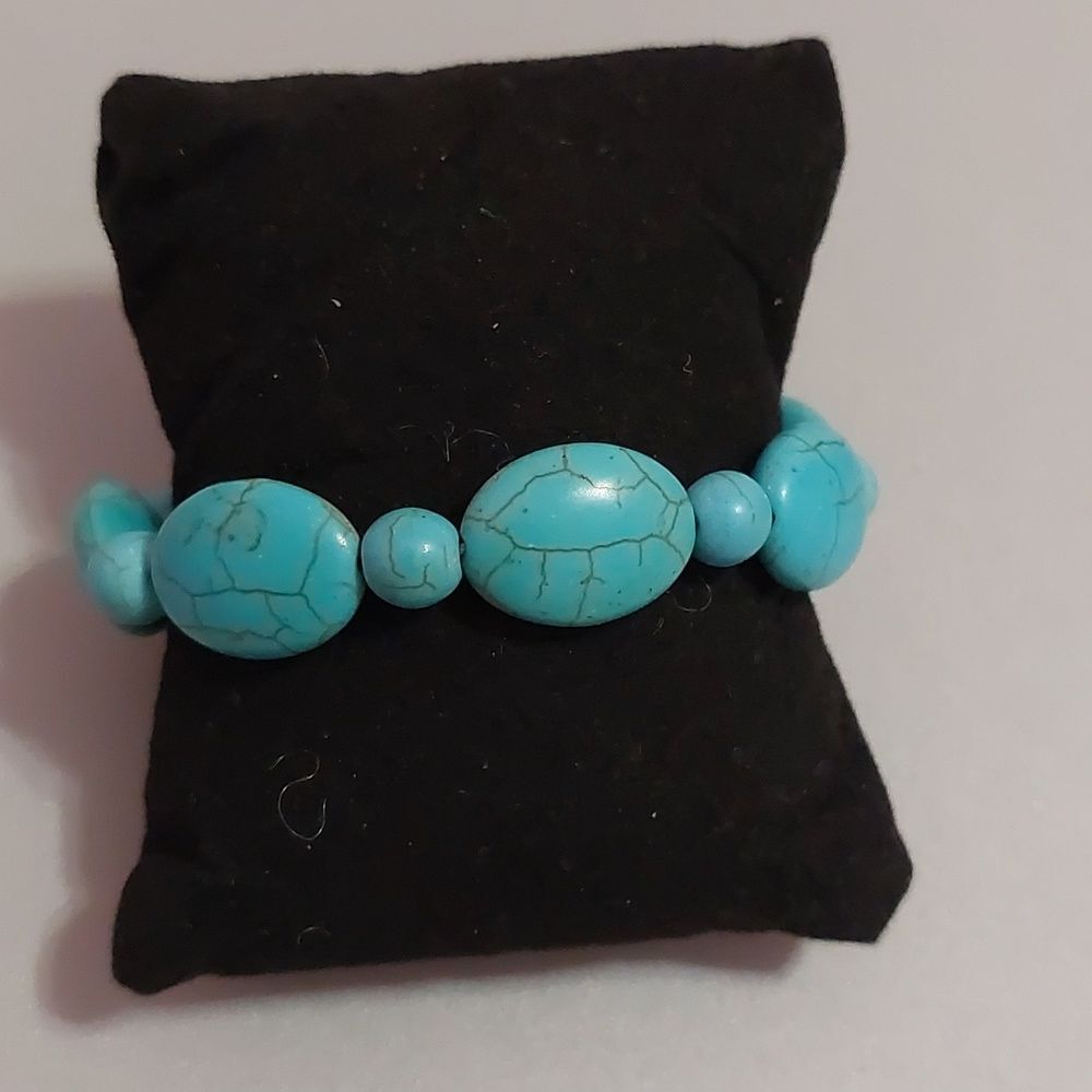 Howlite Turquoise Beaded Stretch Bracelet - Picture 2 of 4
